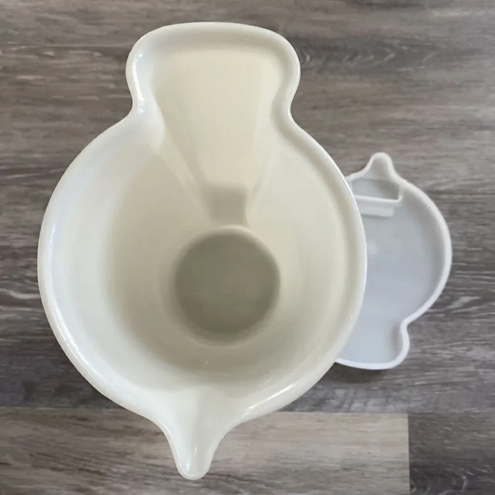 Vintage Tupperware 2 Quart Opaque Pitcher 129 With Lid And Flip Top 625